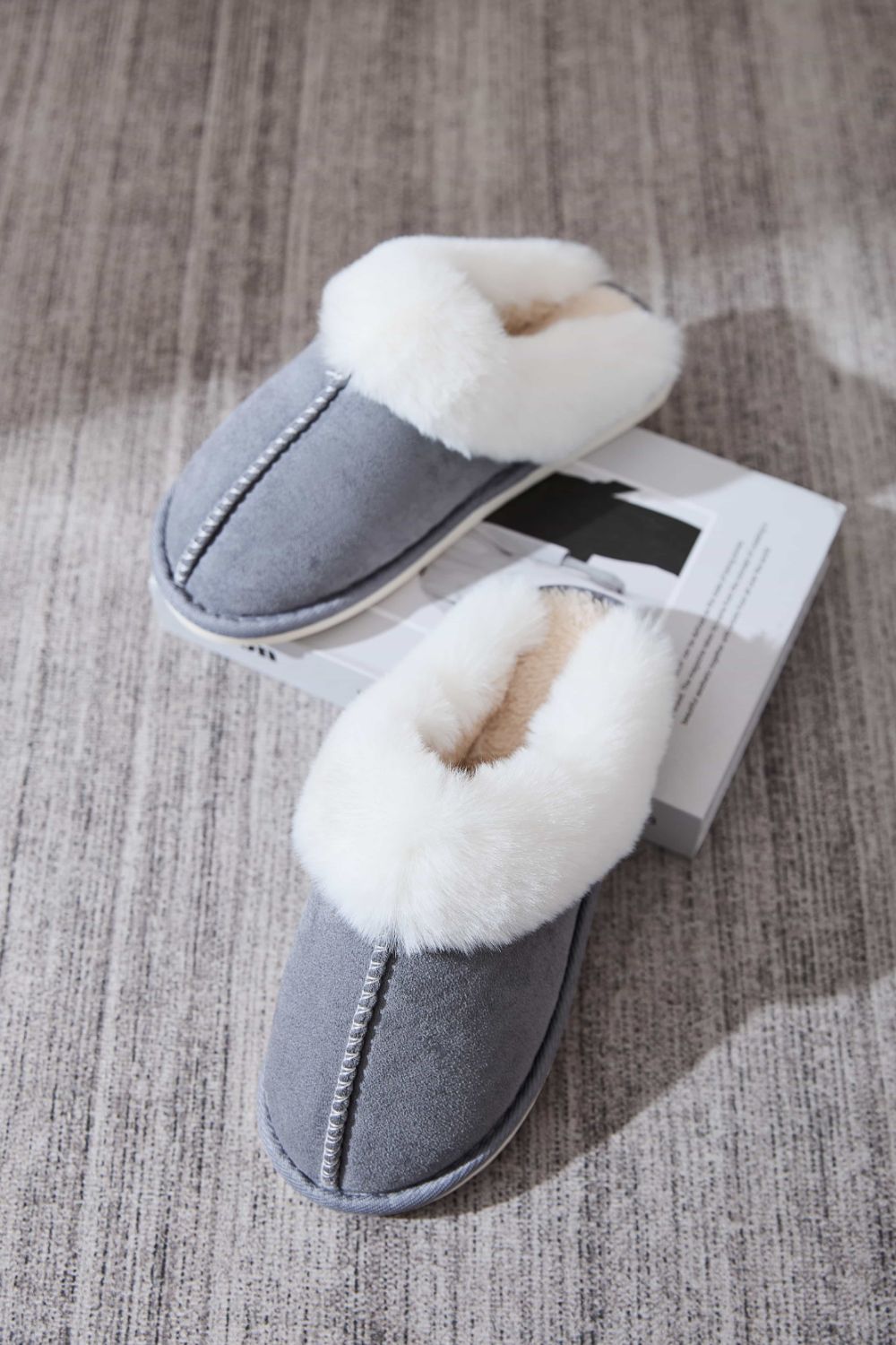 Faux Fur Round Toe Slippers