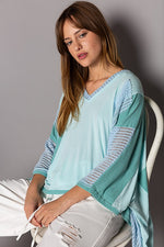 POL High-Low Contrast V-Neck Top