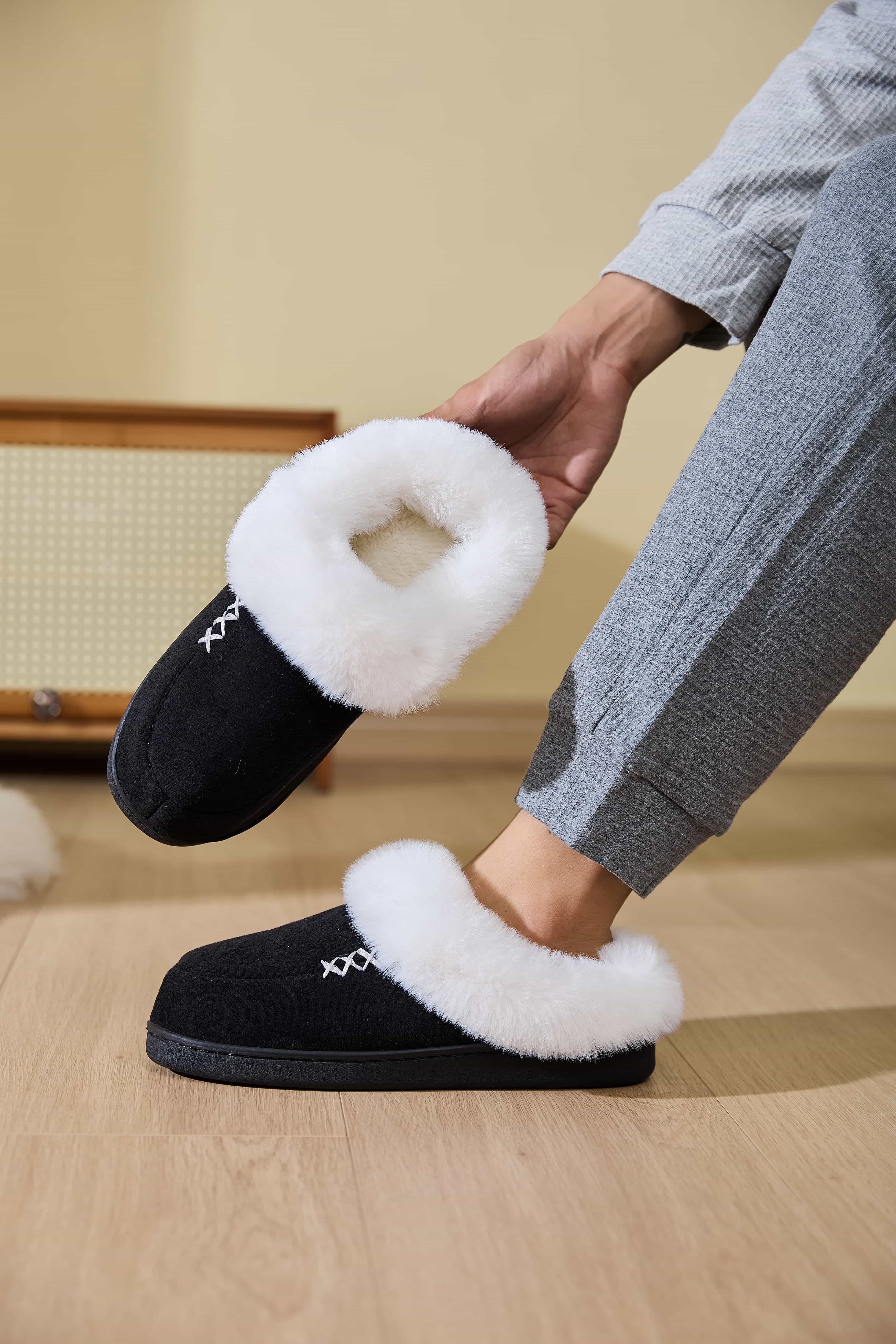 Fluff Trim Round Toe Flat Slippers